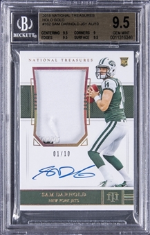 2018 Panini National Treasures Holo Gold #162 Sam Darnold Signed Patch Rookie Card (#01/10) - BGS GEM MINT 9.5/BGS 10